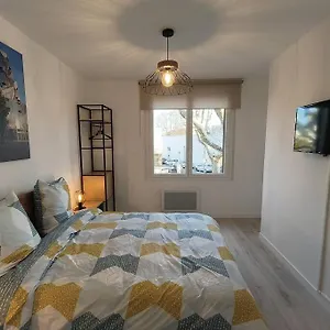 https://stalingrad-arles-centre.fr-provencehotel.com